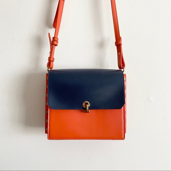 Charles & Keith Reversible Crossbody - Picture 4 of 4